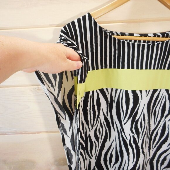 Chico’s Size 3 Women's size XL Zebra Striped Top Black White Lime Stretch Knit - Picture 3 of 10